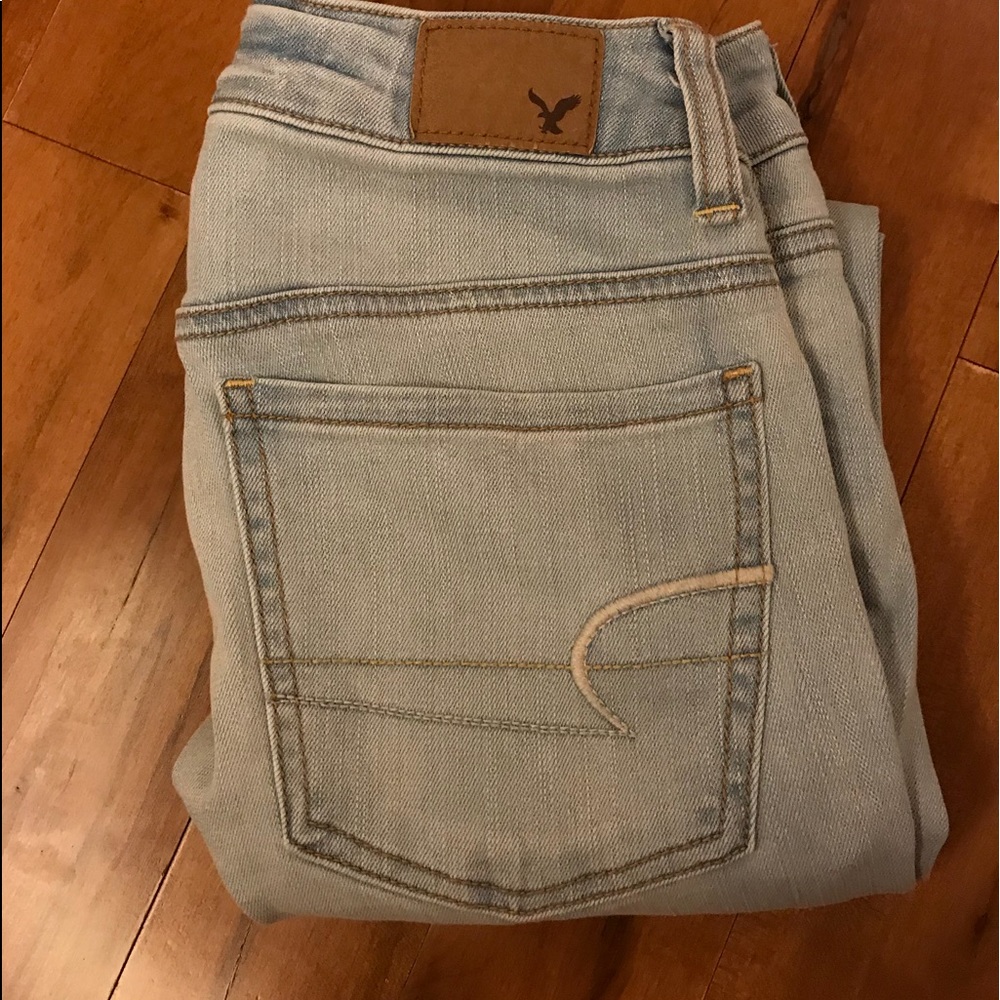 light washed american eagle jeans